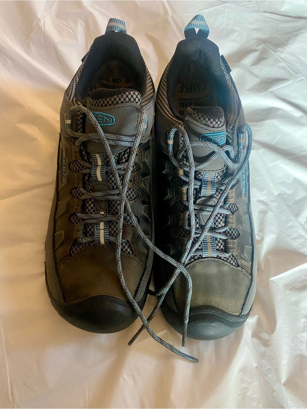 KEEN women’s Gray and Black Hiking Shoes, Targhee 3, brand new in box, size 10 - Picture 2 of 8